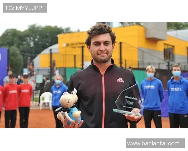 南斯拉夫足球传奇采夫：从天才少年到世界足坛巨星的荣耀之路